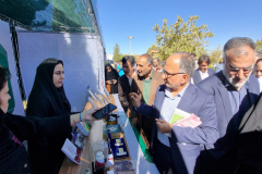 حضور مرکز خدمات تخصصی گیاهان دارویی استراتژیک واحد در نمایشگاه جشنواره عناب