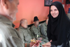 روز پدر به روایت همدلی؛ حضور جهادگران در خانه سالمندان بیرجند